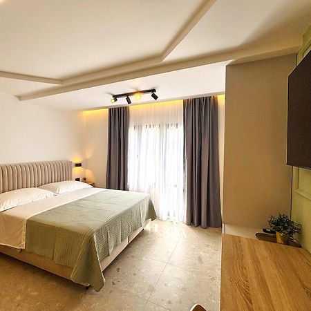 Marthinis Luxury Suites Split Extérieur photo