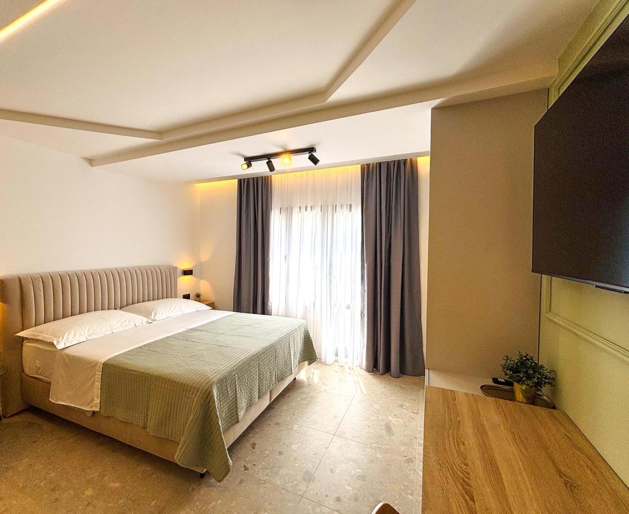 Marthinis Luxury Suites Split Extérieur photo
